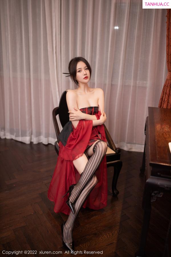 鱼子酱fish  [XiuRen]高清写真图 2022.10.21 No.5747 鱼子酱Fish 北京旅拍第36张图片